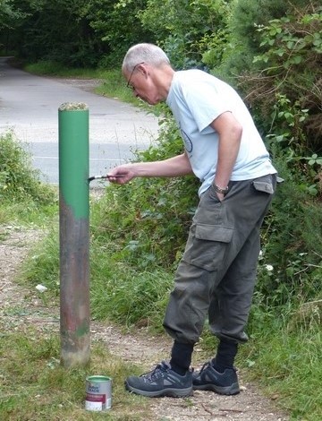 Installing a gatepost